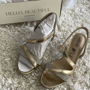 Gold and rhinestone strapy heels, new size 7.5 life stride comfort flex